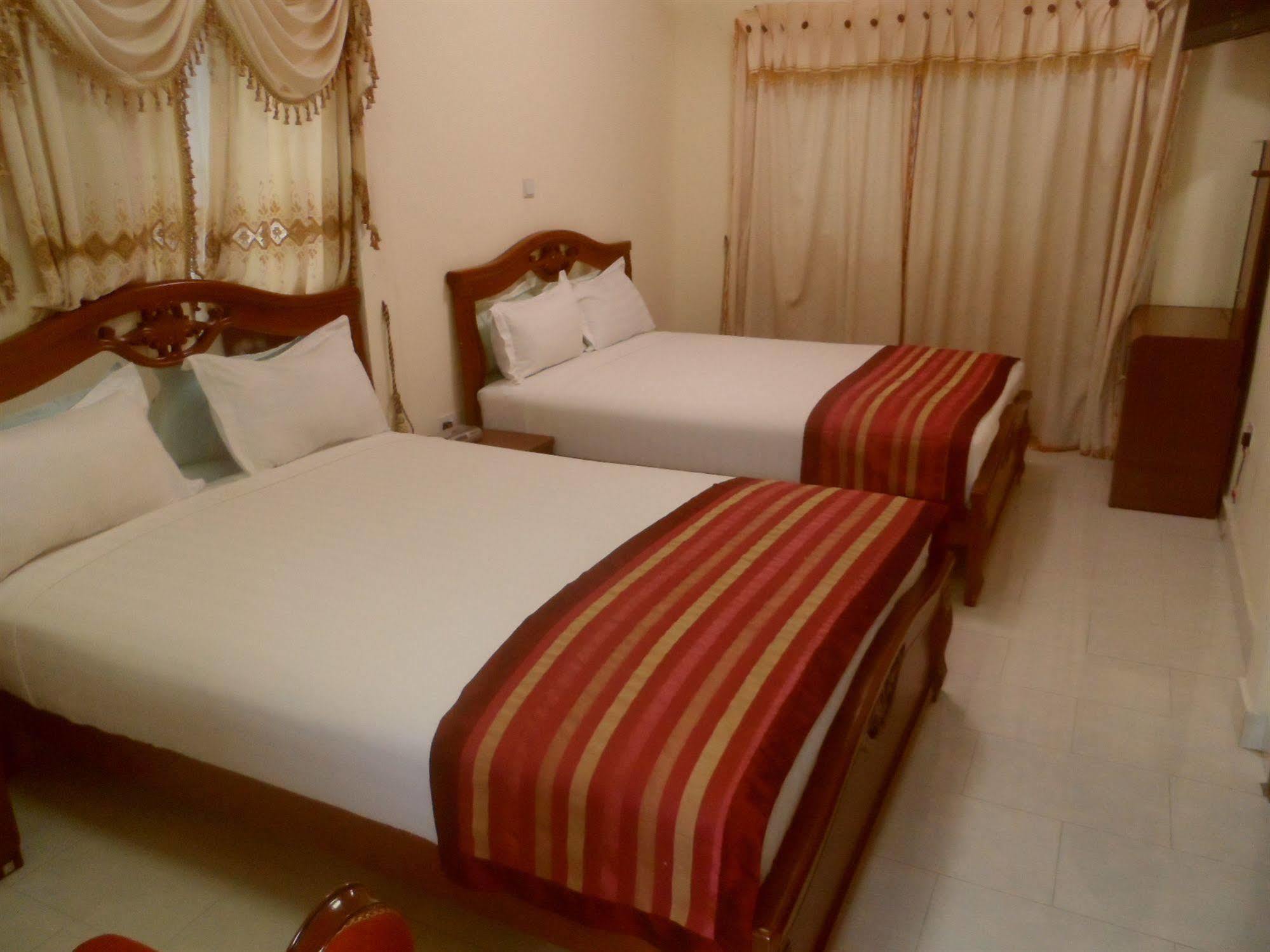 De Holiday Beach Hotel Kokrobite Ngoại thất bức ảnh