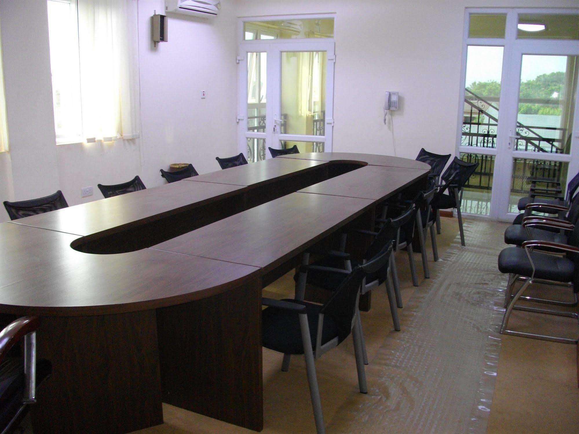 De Holiday Beach Hotel Kokrobite Ngoại thất bức ảnh